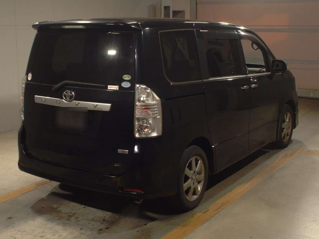 2009 Toyota Voxy ZRR70W[1]