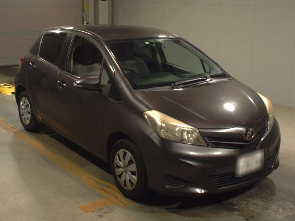 2012 Toyota Vitz KSP130[2]