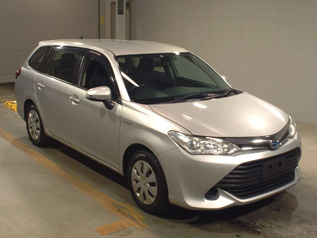 2015 Toyota Corolla Fielder NKE165G[2]