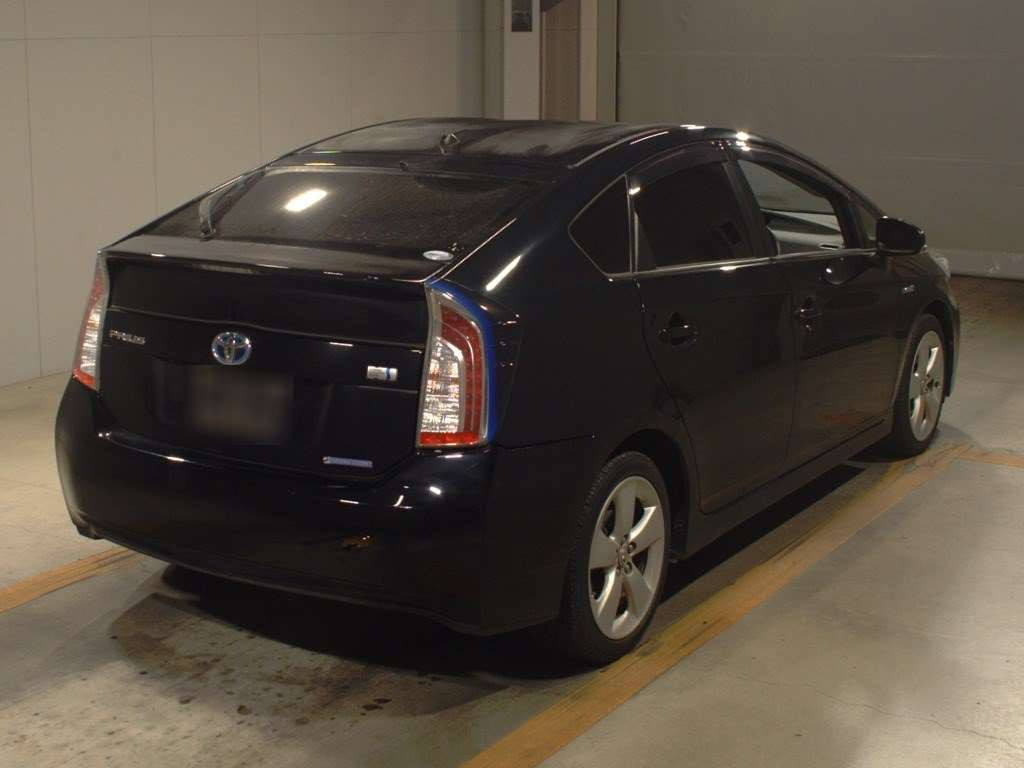 2013 Toyota Prius ZVW30[1]