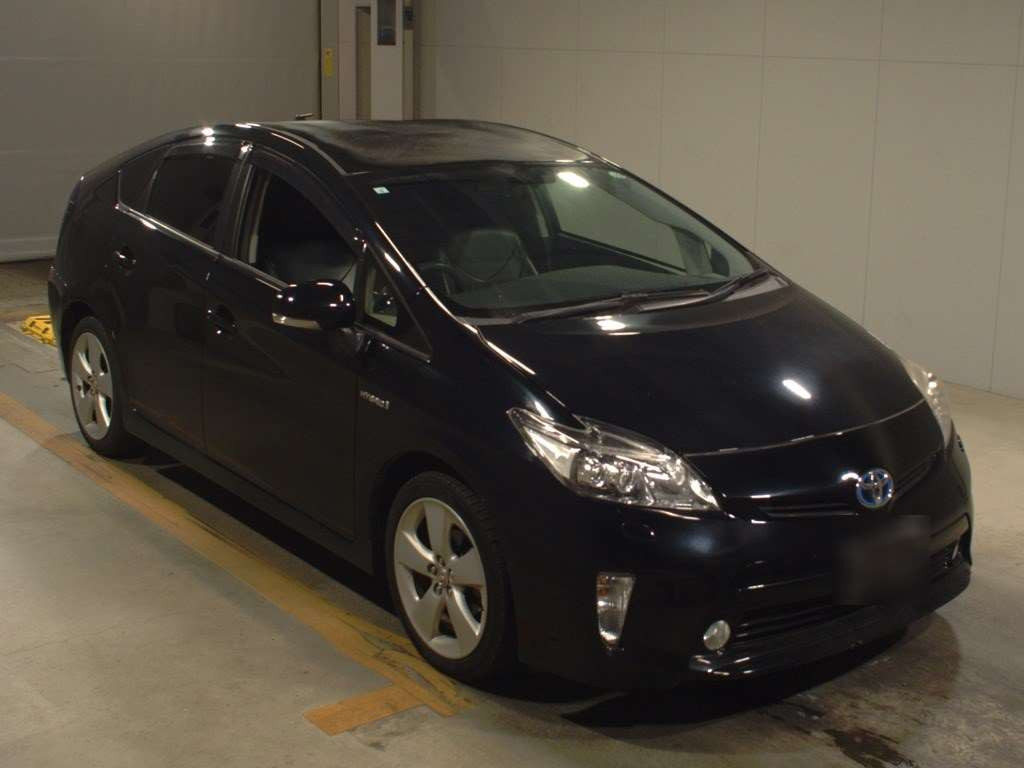 2013 Toyota Prius ZVW30[2]