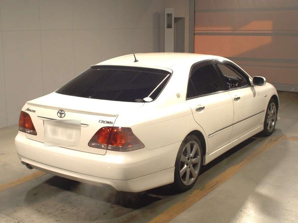 2005 Toyota Crown GRS184[1]