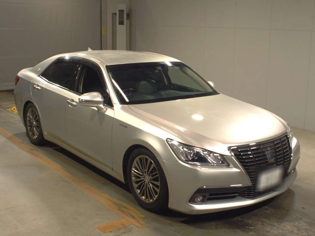 2013 Toyota Crown Hybrid AWS210[2]