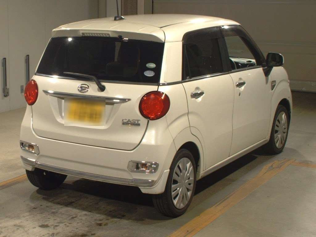 2016 Daihatsu Cast LA250S[1]