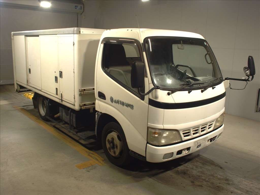 2004 Toyota Toyoace Truck XZU336[2]