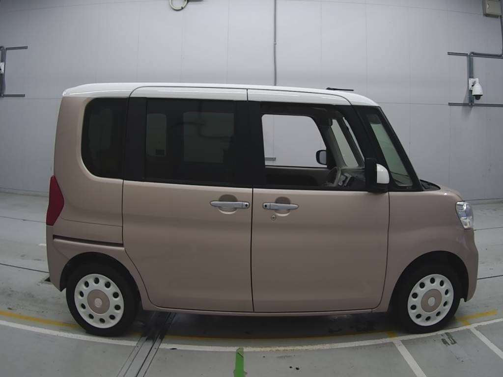 2017 Daihatsu Tanto LA600S[2]