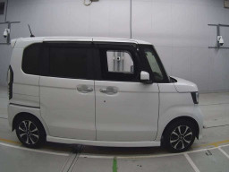 2020 Honda N-BOX CUSTOM