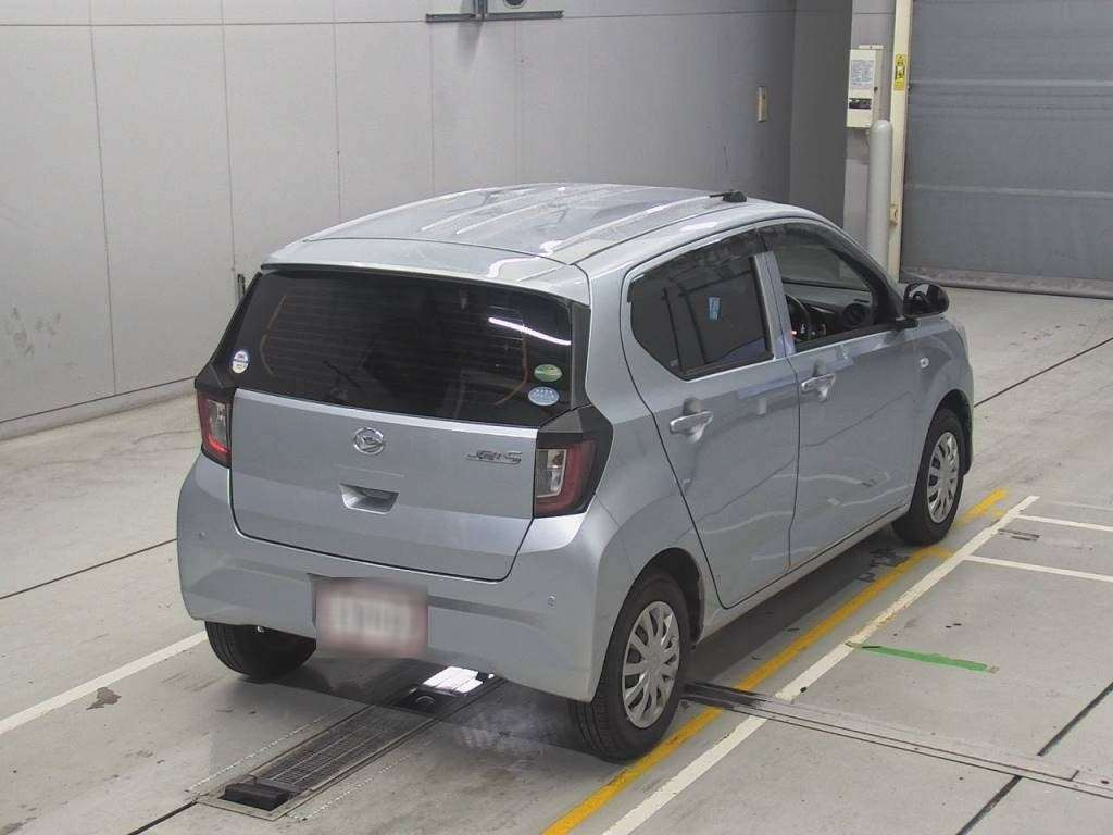 2017 Daihatsu Mira es LA350S[1]