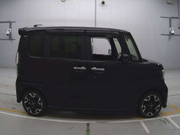 2017 Honda N-BOX CUSTOM