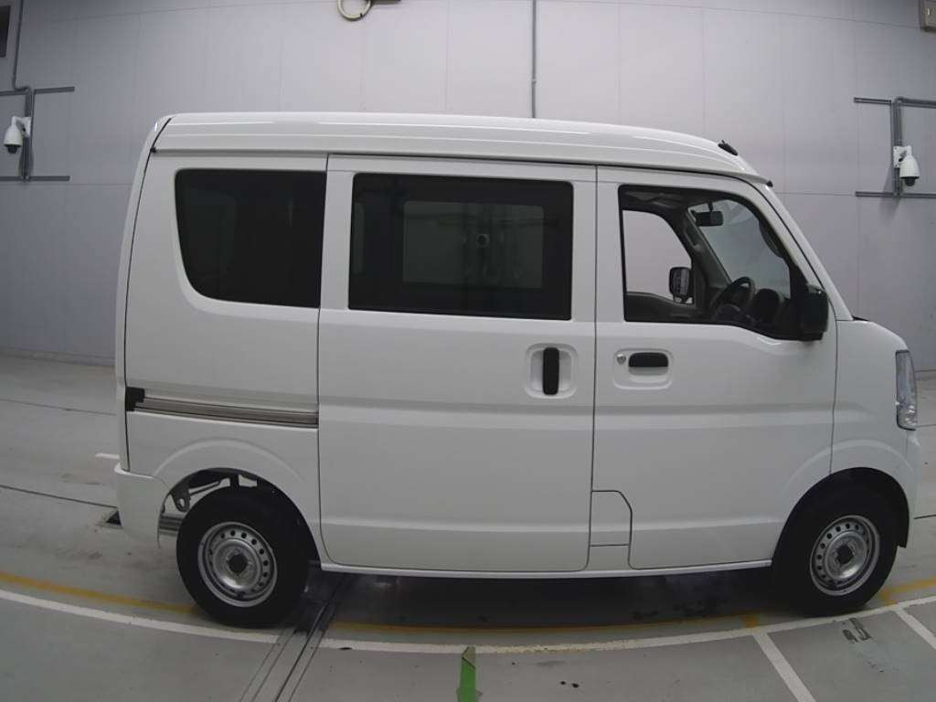 2023 Nissan NV100 Clipper DR17V[2]