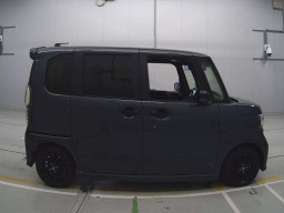 2022 Honda N-BOX CUSTOM