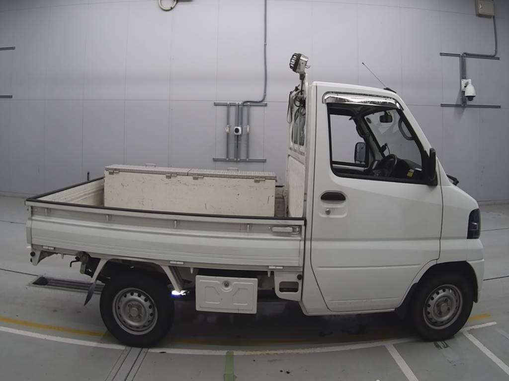 2010 Mitsubishi Minicab Truck U61T[2]