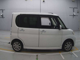 2012 Daihatsu Tanto