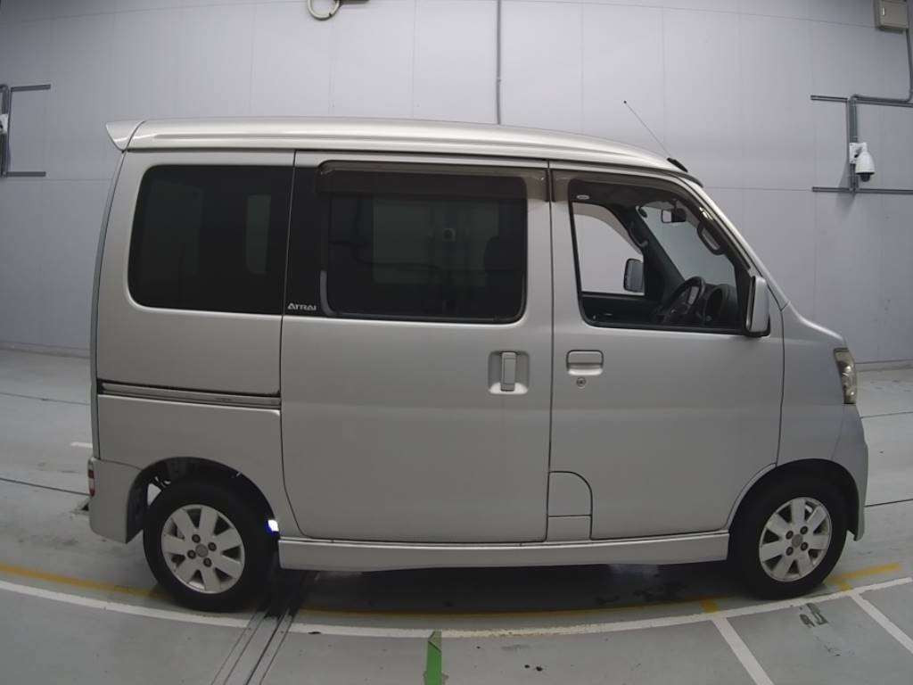 2006 Daihatsu Atrai Wagon S320G[2]