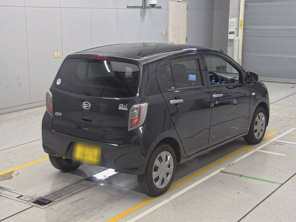 2011 Daihatsu Mira es LA300S[1]