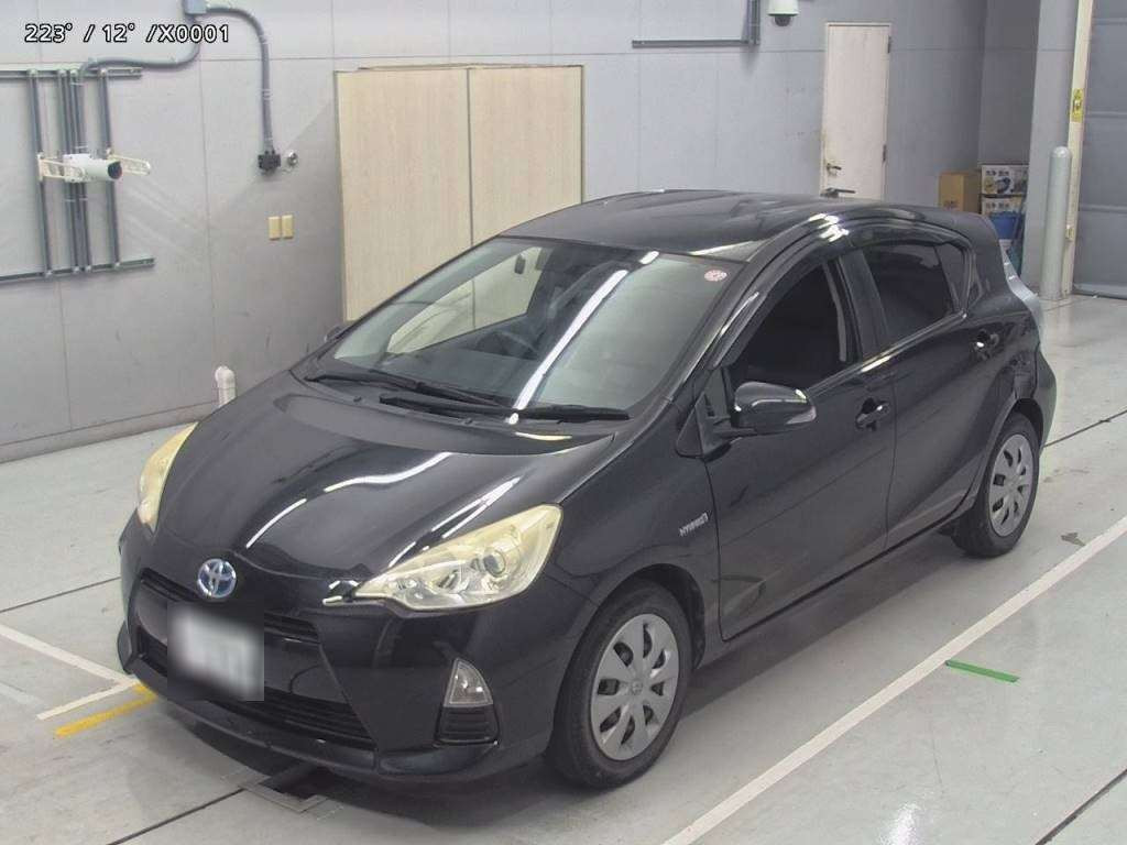 2013 Toyota Aqua NHP10[0]