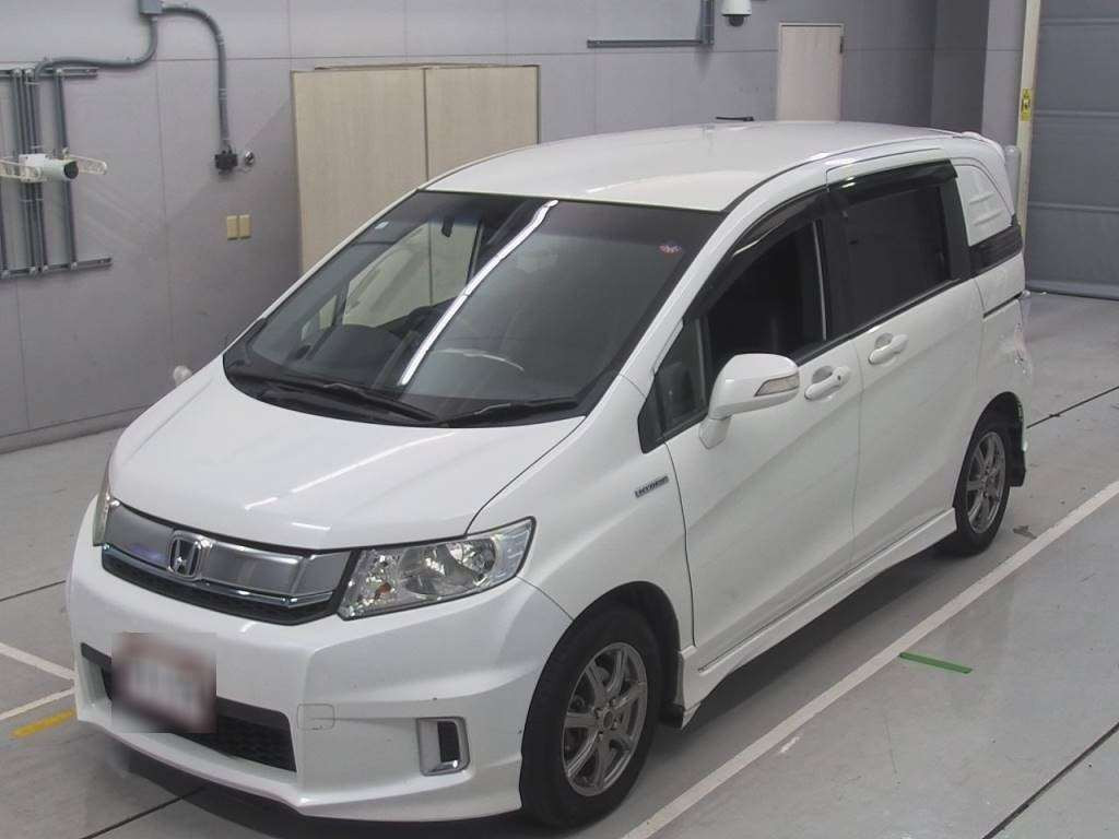 2014 Honda Freed spike hybrid GP3[0]