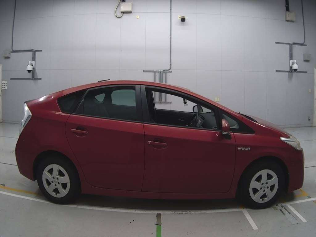 2010 Toyota Prius ZVW30[2]