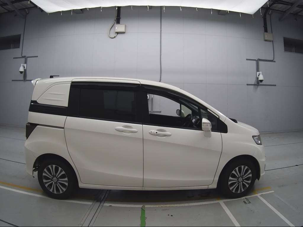 2012 Honda Freed Spike GB3[2]