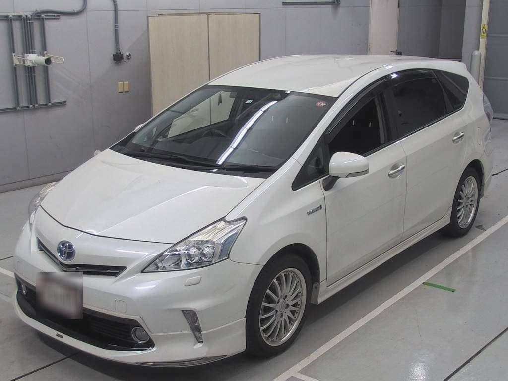 2014 Toyota Prius alpha ZVW41W[0]