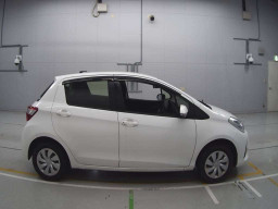 2017 Toyota Vitz