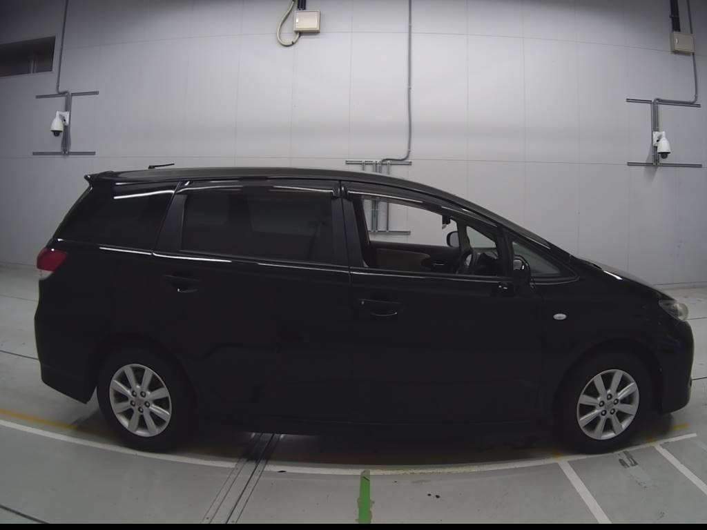 2011 Toyota Wish ZGE21G[2]