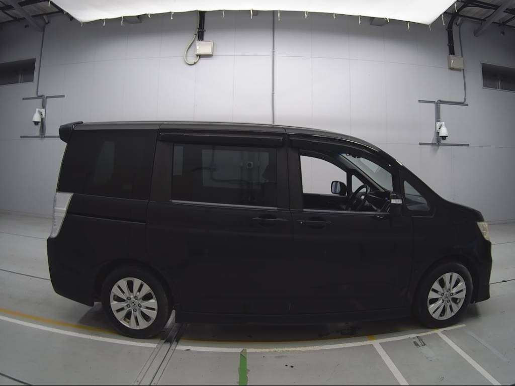 2010 Honda Step WGN Spada RK5[2]