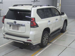 2021 Toyota Land Cruiser Prado