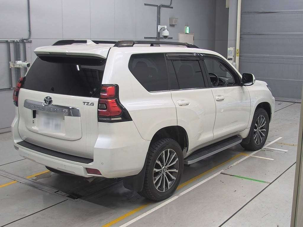 2018 Toyota Land Cruiser Prado GDJ151W[1]