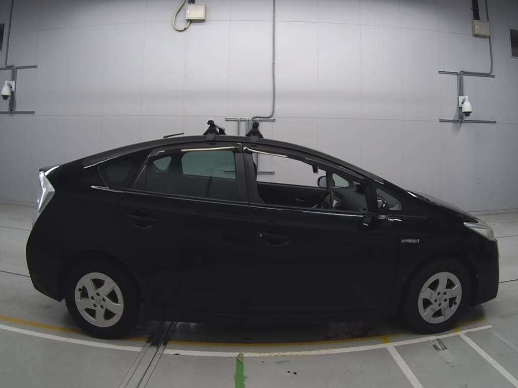 2010 Toyota Prius ZVW30[2]