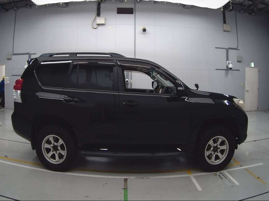 2010 Toyota Land Cruiser Prado TRJ150W[2]