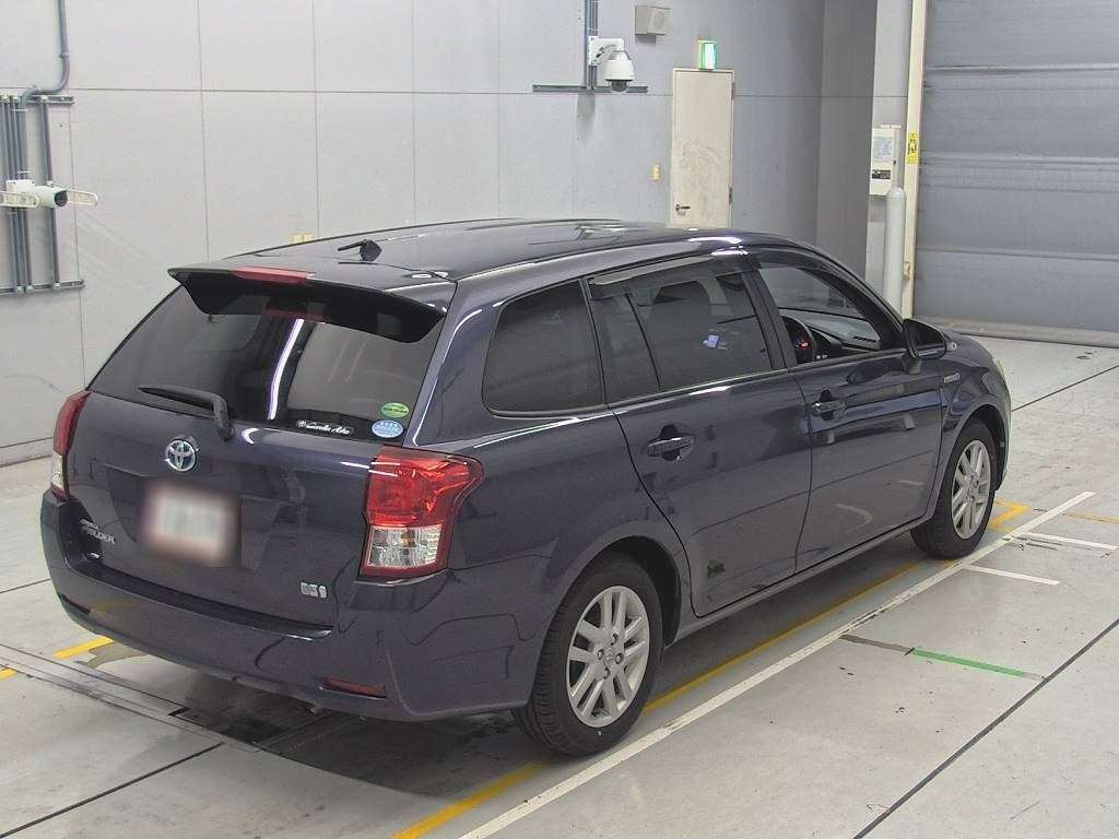 2013 Toyota Corolla Fielder NKE165G[1]