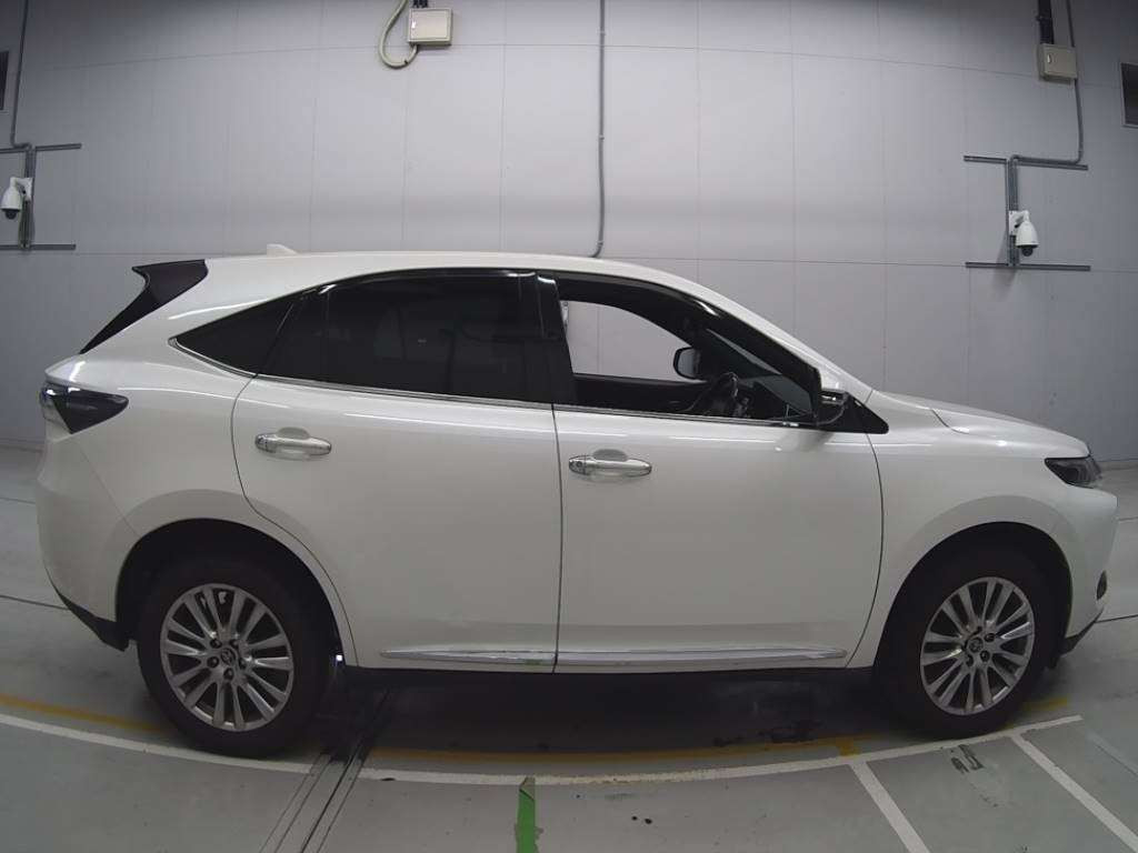 2015 Toyota Harrier ZSU60W[2]