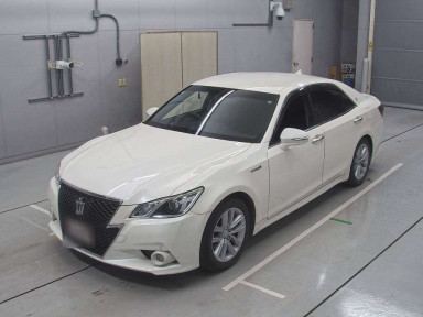 2013 Toyota Crown Hybrid