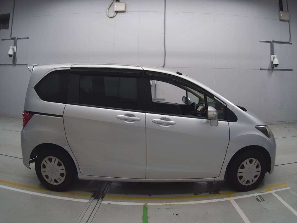 2008 Honda Freed GB3[2]