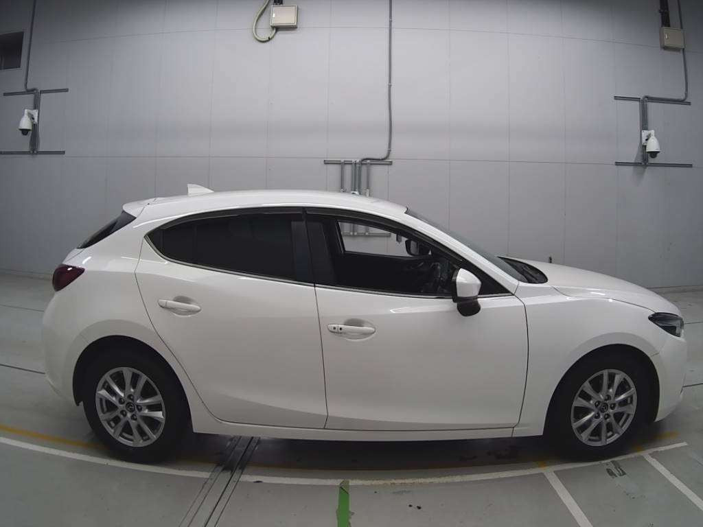 2016 Mazda Axela Sport BM5FS[2]