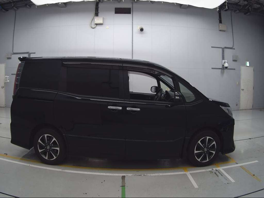 2019 Toyota Noah ZRR80W[2]