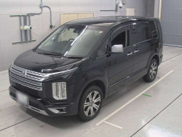 2023 Mitsubishi Delica D5