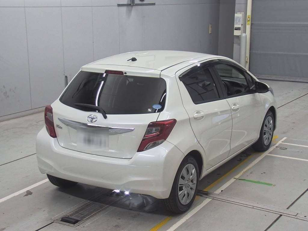 2014 Toyota Vitz NCP131[1]