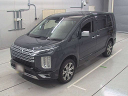 2022 Mitsubishi Delica D5