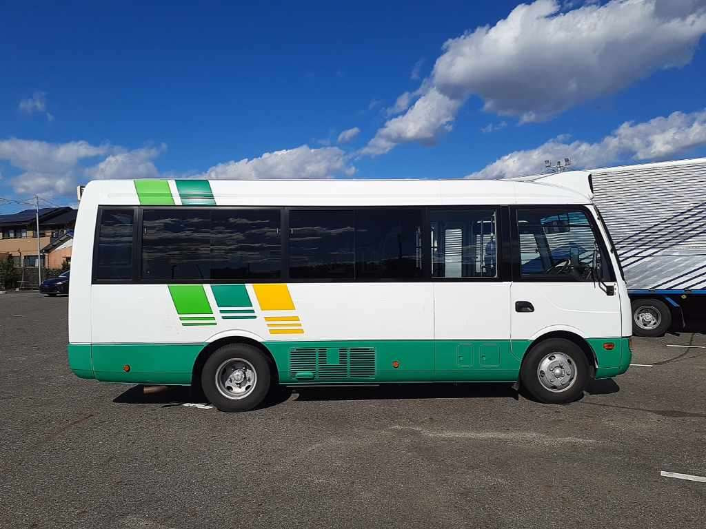 2016 Mitsubishi Fuso Rosa BE640E[2]