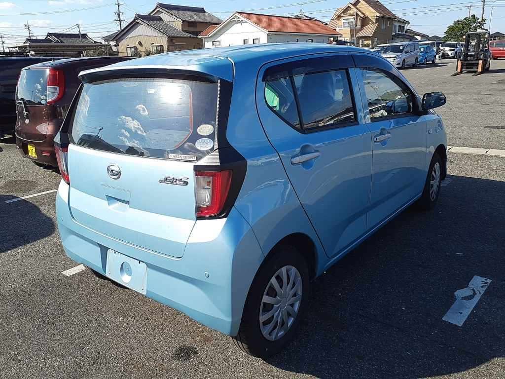 2018 Daihatsu Mira es LA350S[1]