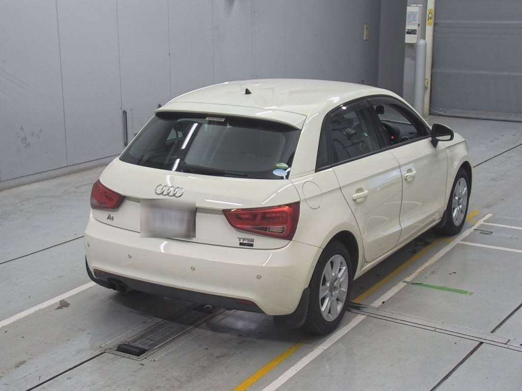 2013 Audi A1 Sportback 8XCAX[1]