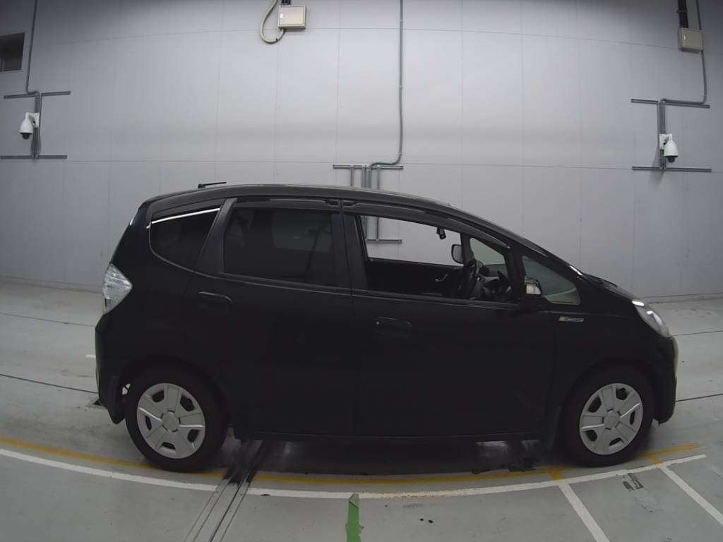 2012 Honda Fit Hybrid GP1[2]