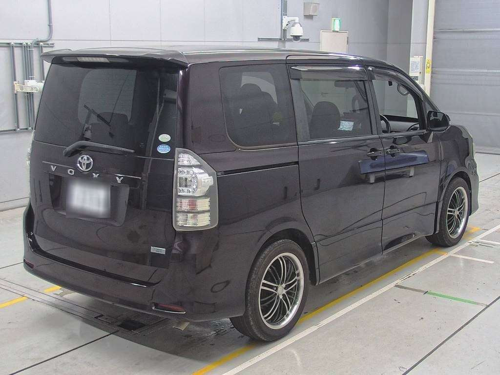 2011 Toyota Voxy ZRR70W[1]