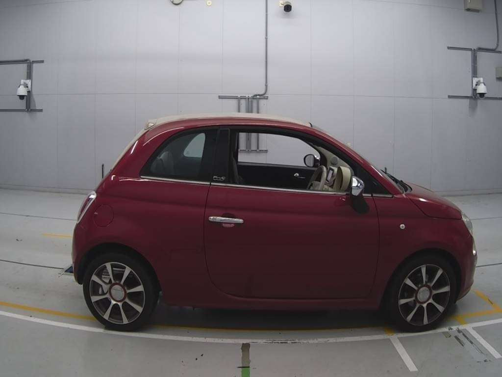 2011 Fiat 500C 31209[2]