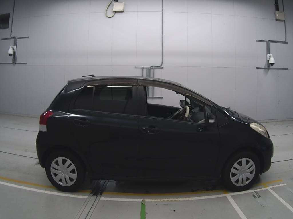 2008 Toyota Vitz KSP90[2]