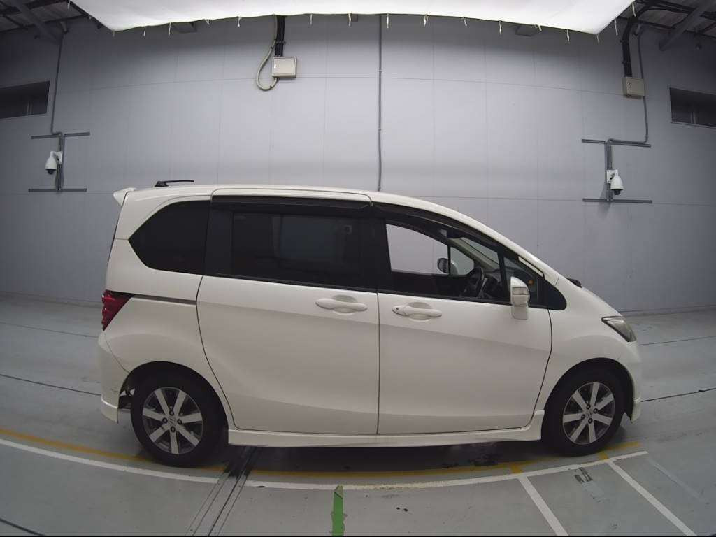 2009 Honda Freed GB3[2]