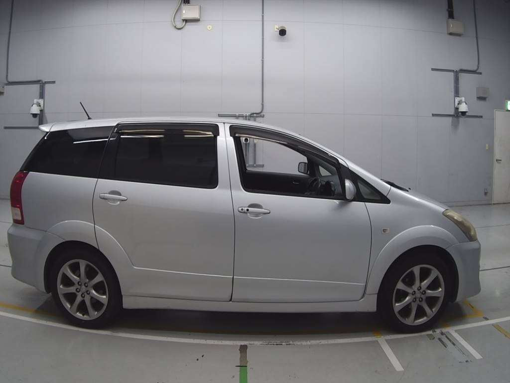 2006 Toyota Wish ANE11W[2]