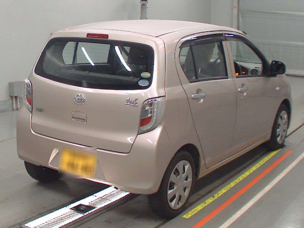 2014 Daihatsu Mira es LA300S[1]